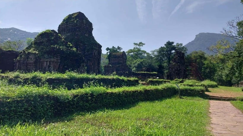 Hoi An/Da Nang: My Son Sanctuary Sunrise & Morning with Boat - Breakfast or lunch at My Son: simple, filling, and scheduled