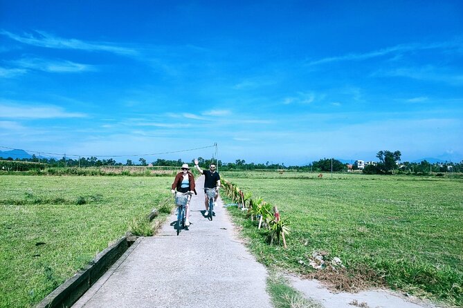 Hoi An Eco-Biking Tour - Tra Que vegetable village: farmer life, hands-on tasks, and garden smells