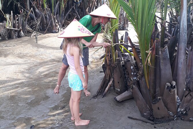 Hoi An Eco Tour & Cooking Class ( local market ,basket boat ,fishing,cooking ) - The restaurant welcome and how the cooking class works