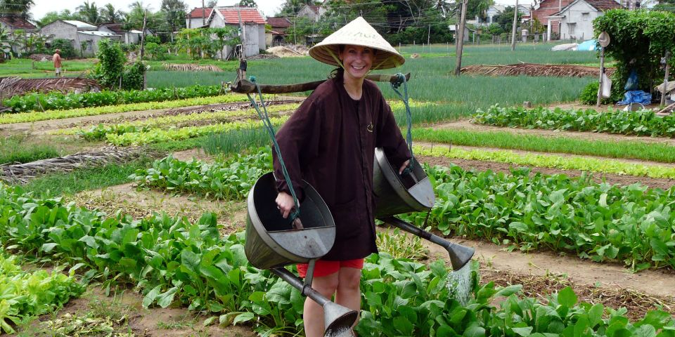 Hoi An: Evening Cooking Class with Locals in Herbs Village - The evening timing: what the 18:00 session feels like
