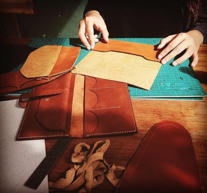 Hoi An: Experience Handmade Leather Making in Oldtown - What you can make: wallets, passport covers, card holders, and name tags