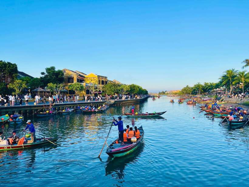 Hoi An: Hoai River Boat Ride with Flower Lantern Release - Quick practical tips (so you’re not scrambling at night)