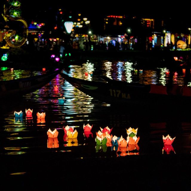 Hoi An : Hoai River Boat Trip by Night and Floating Lantern - Entering Hoi An Old Town from the water