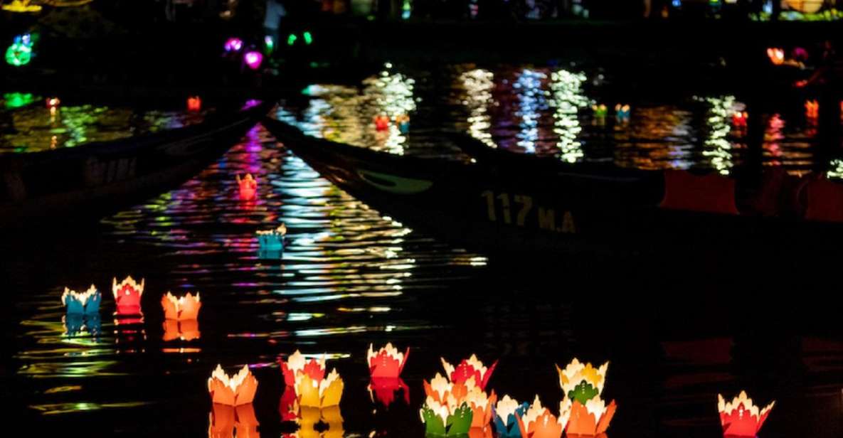 Hoi An : Hoai River Boat Trip by Night and Floating Lantern - Your lantern release ritual, handled the local way