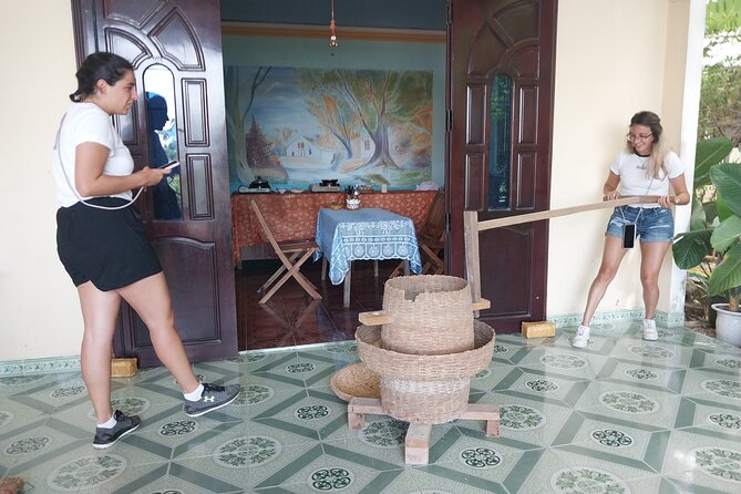 Hoi An Home Hosted Meal in Rice Farmer Home - Short countryside cycling and the chance to get hands-on