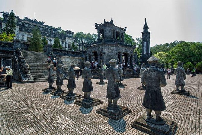 Hoi An: Imperial Hue And Hai Van Pass Full-day Tour - Entering Hue via Hai Van Pass