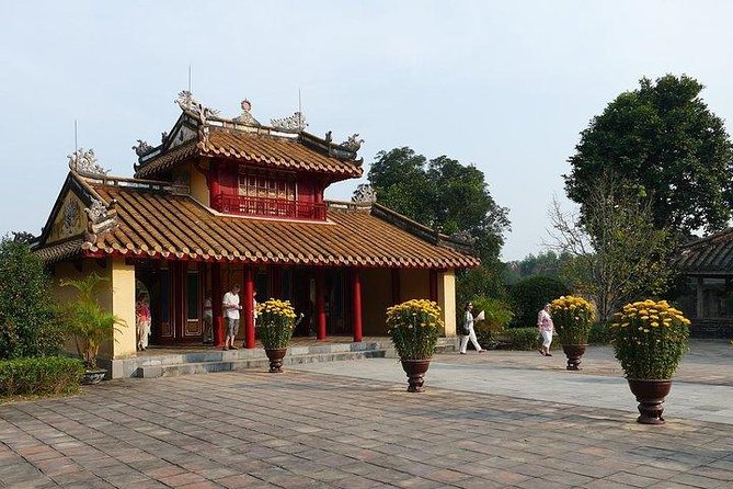 Hoi An: Imperial Hue And Hai Van Pass Full-day Tour - Perfume River boat time and Thien Mu Pagoda views