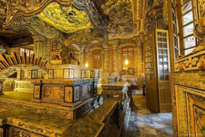 Hoi An: Imperial Hue And Hai Van Pass Full-day Tour - Khai Dinh Royal Tomb and the feng shui idea
