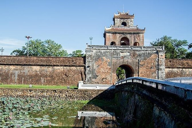 Hoi An: Imperial Hue And Hai Van Pass Full-day Tour - The human factor: guides, English, and pacing