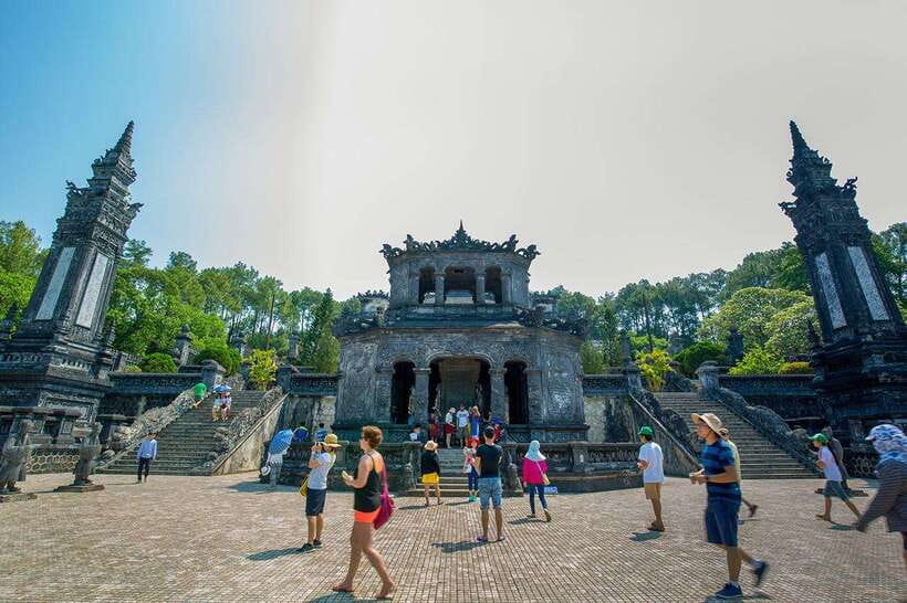 Hoi An: Imperial Hue And Scenic Hai Van Pass Discovery Tour - Entering the Huế Citadel: Imperial City, Forbidden Purple City, and more