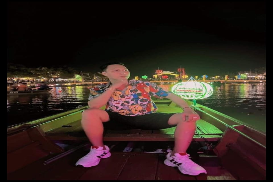 Hoi An : Lantern Boat Ride & Release Lanterns - On the water: Hoai River lights, a night pier stop, and real calm
