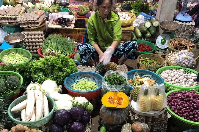 Hoi An Local Market and Vegetable Village Cooking Class - Cam Thanh: basket boats, a welcome drink, then four-dish cooking