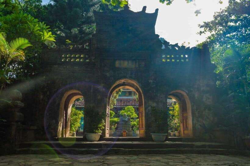 Hoi An: Marble Mountain & Monkey Mountain in Afternoon Tour - Marble craft village at the mountain’s foot