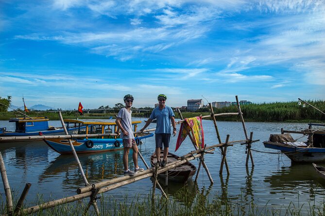 Hoi An Morning Countryside Tour by Bike - Stop 3 in Duy Vinh: Rice Wine from a Generational Distillery