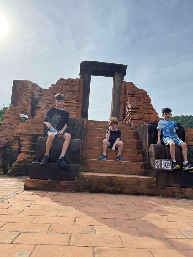 Hoi An: My Son Ruins; Bus-Boat-Cultural Show-Lunch-Guide - Break time and the return: staying comfortable until 1:30 PM