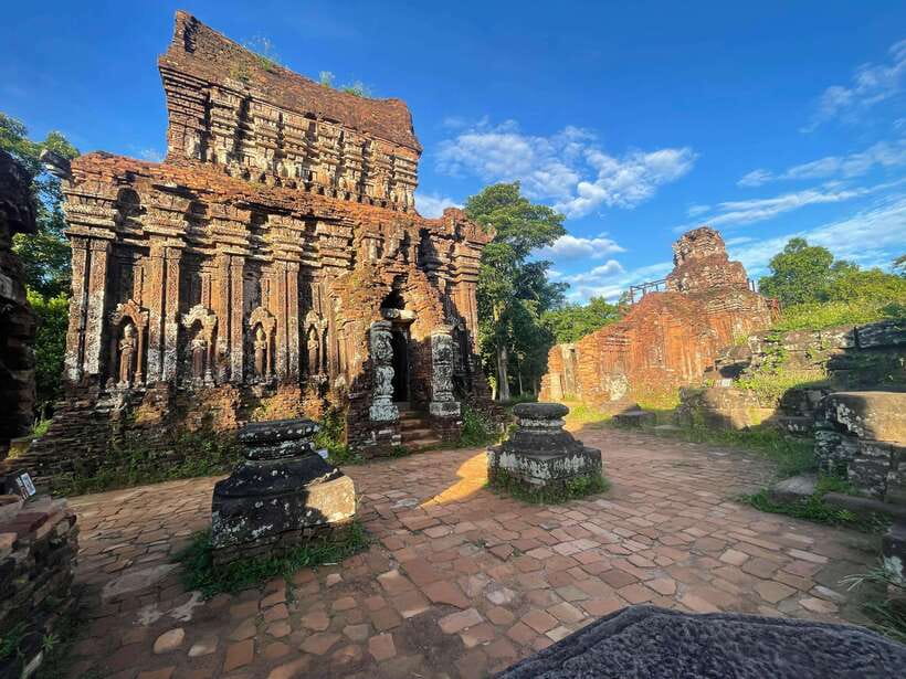 Hoi An: My Son Ruins: Guide-Bus-Boat-Cultural Show-Lunch - Key things to know before you go
