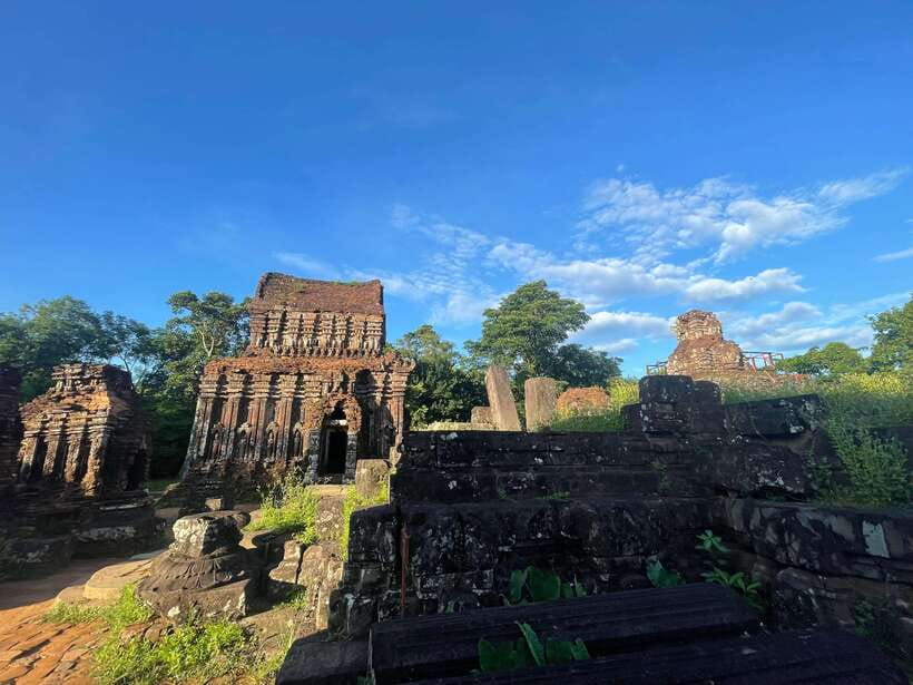 Hoi An: My Son Ruins: Guide-Bus-Boat-Cultural Show-Lunch - My packing checklist (so the day stays comfortable)