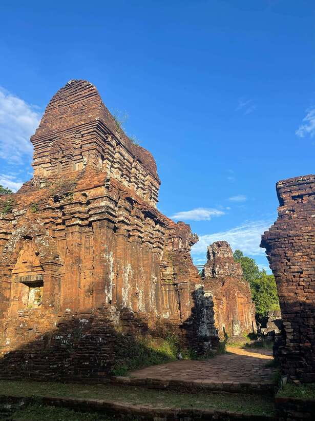Hoi An: My Son Ruins: Guide-Bus-Boat-Cultural Show-Lunch - Boat trip on the Thu Bon River: a calmer end to a busy morning