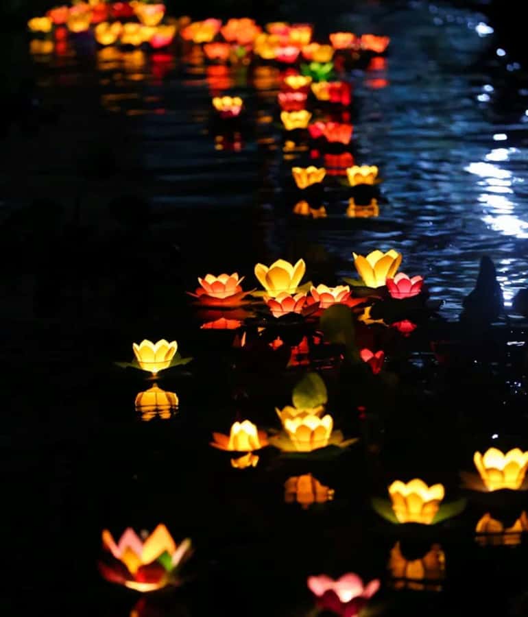 Hoi An : Night Boat Trip and Floating Lantern on Hoai River - A realistic itinerary for your evening