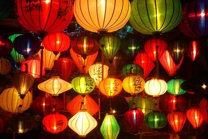 Hoi An Night Heritage And Lantern Experience - Dinner at a Local Restaurant Before the River Moment