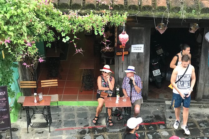 Hoi An Old Town and local Food - UNESCO lanes and two landmark stops you’ll remember