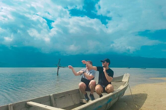 Hoi An: Private Car To Hue via Many Attraction(One-way) - The Driver Makes the Day: Timing, English, and Little Comfort Touches