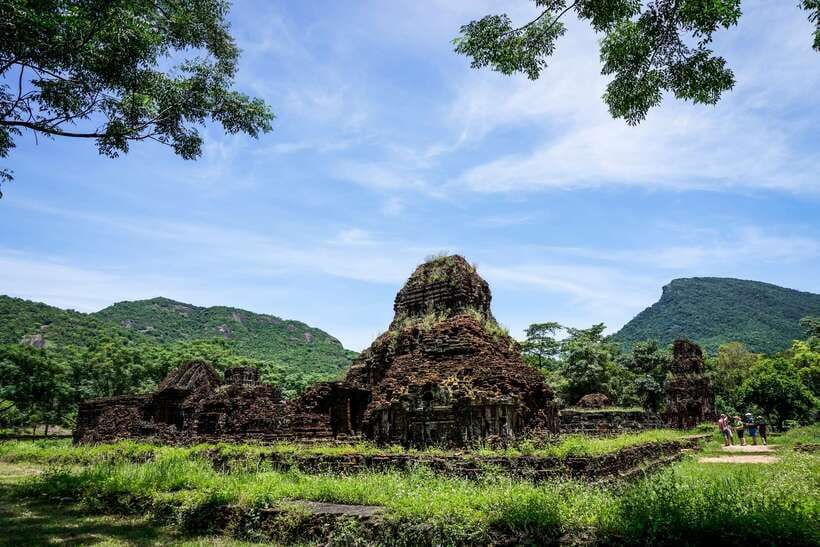 Hoi An: Private Cycling to My Son Sanctuary with Local Guide - The Ride Back to Hoi An: Van Transfer and a Simple Noodle Lunch