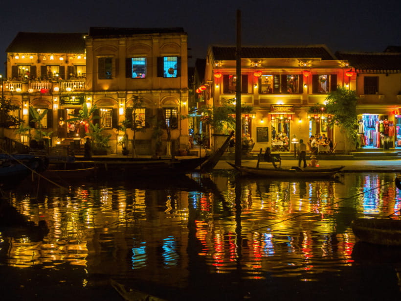 Hoi An: Private Evening Food Tour by Bike - Cruising back through the Old Quarter and ending sweet