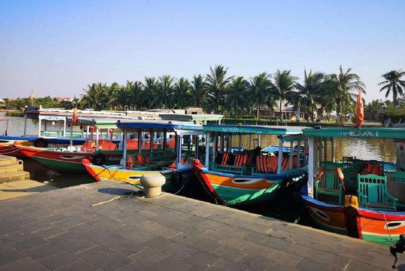 Hoi An: Private Lantern Cruise on the Thu Bon River - Cam Nam Bridge and Moon Bridge: the best landmarks for photo timing