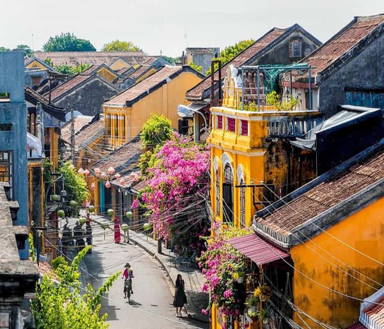 Hoi An Rickshaw Riding/Carpentry Class by Cruise & Foodie - Starting Out in Old Hoi An: Central Market to Japanese Bridge