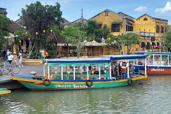 Hoi An Rickshaw Riding/Carpentry or Ceramic Class by Foodie Tour - The lantern cruise option: a private evening or sunset finish