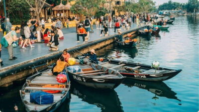 Hoi An: River Lantern Boat Experience with Free 5G eSIM - Old Town time: photos and a quick feel for the streets