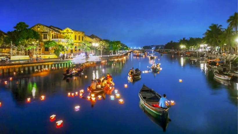 Hoi An: River Lantern Boat Experience with Free 5G eSIM - Night market after the ride: simple roaming and smart use of discounts