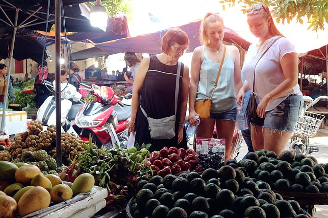 Hoi An Street Food Safari Tour - Stops You Can Expect: Market Bites, Banh Mi, Pho, and Sweet Snacks