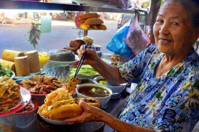 Hoi An Street Food Tour- Eat Like A Local - Meeting point, pickup options, and what “mobile ticket” means in practice