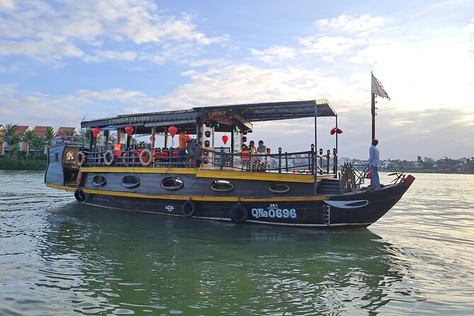 Hoi An Sunset Dining Cruise - The Lantern Wish Moment (Small, But Memorable)