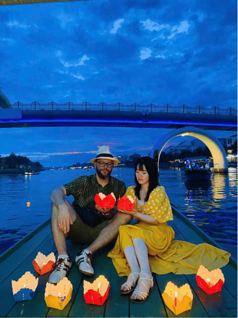 Hoi An: Thu Bon River Flower Lantern Experience - What Happens After: Old Town and a Local Food Court