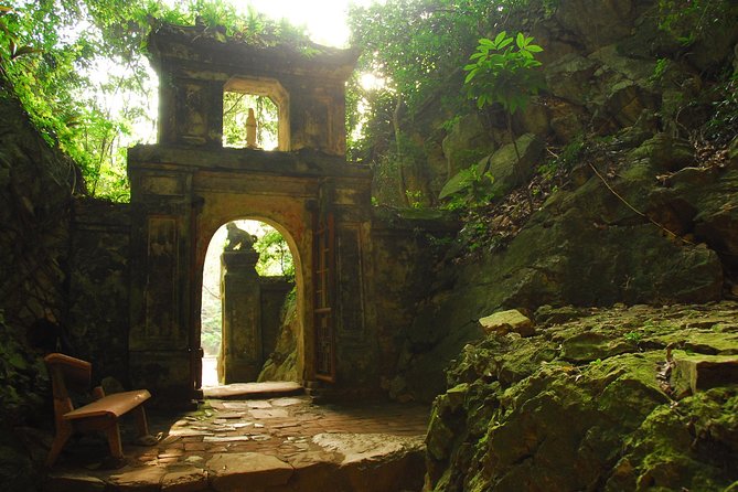 Hoi An To Hue By Private Car via Hai Van Pass, Golden Bridge - Lang Co Beach: included time plus a chance for real food breaks