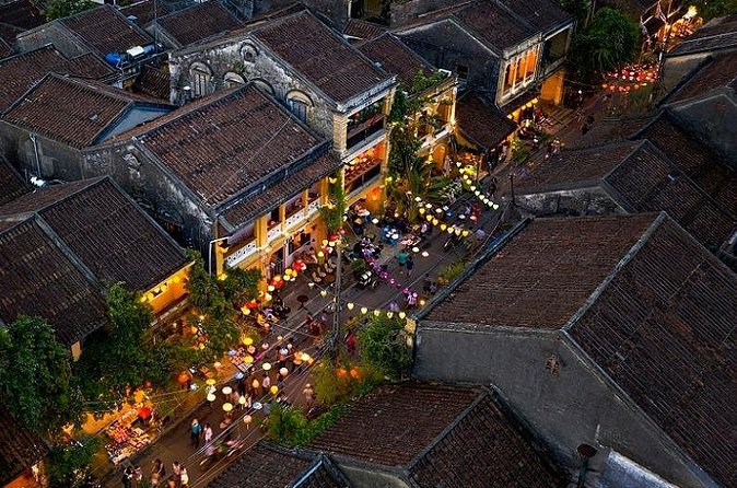 Hoi An 'Town & Country' Private Tour - Sunset lantern time and riverside atmosphere: where the city softens
