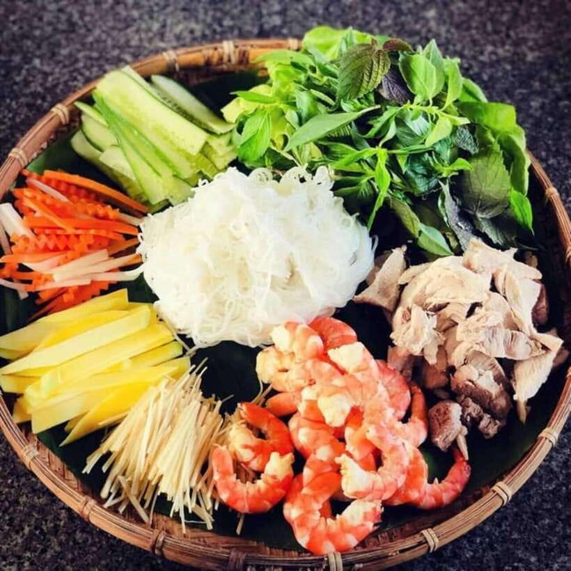 Hoi An: Traditional Cooking Class and Meal with Local Family - Cooking Vietnamese classics: how the chef guides you through four dishes