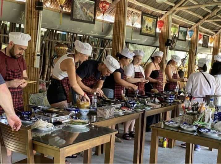 Hoi An: Vegetarian Cooking Class w Local Family and transfer - Key things I’d bet on