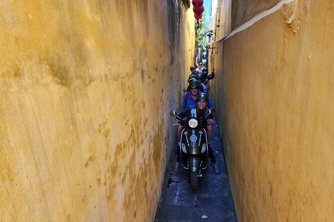 Hoi An Vespa Tours: Hoi An Highlights and Hidden Gems - Bonus-style stops like temples and driftwood/woodworking shops