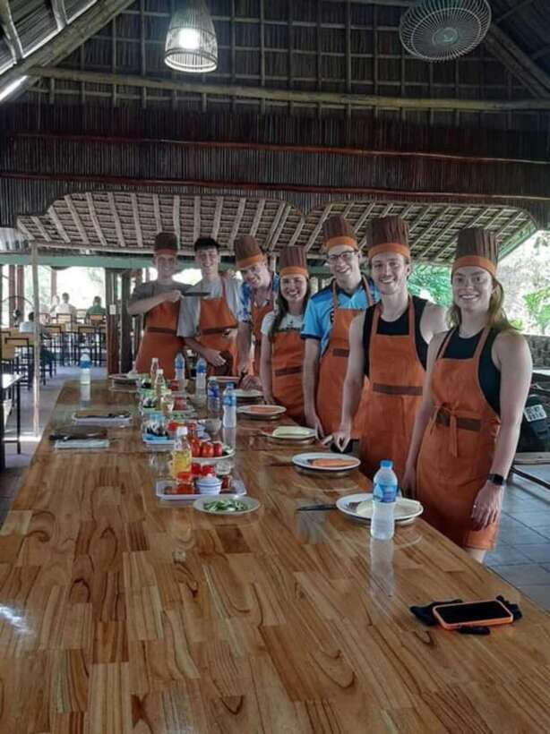 Hoi An : Vietnamese Cooking Class with Phở and Eco Tour - Meet Windy and cook four traditional dishes