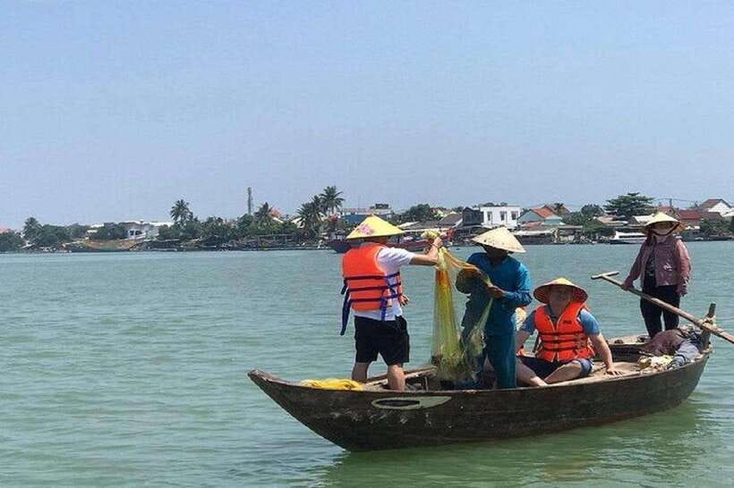 Hoi An Wet Rice Farming Tour-Basket Boat Tour Fishing-Lunch - Coconut forest boat time and crab hunting moments