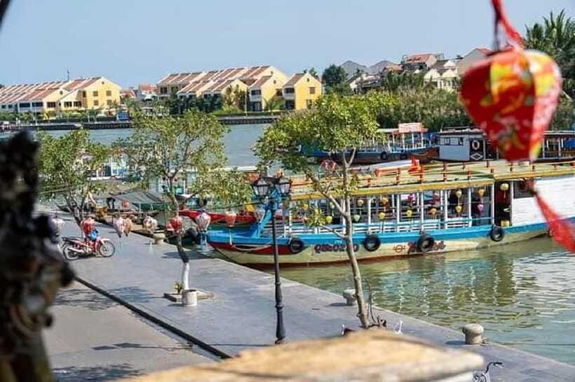 HoiAn Lantern Cruise Private/Sunset/Sunrise/Lighting Lantern - Price and value: why $14 can be a fair deal here