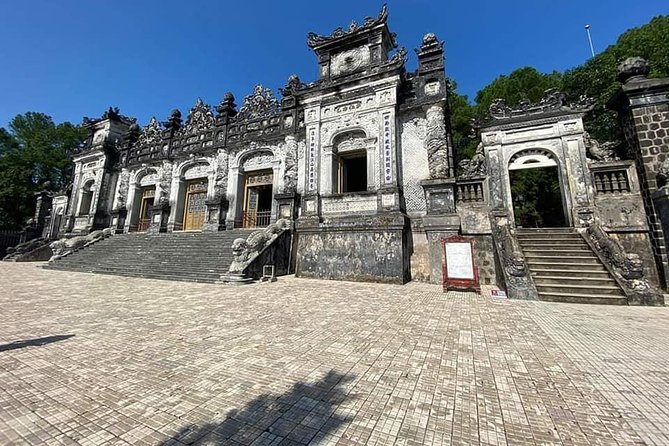 Hue City Tour via Hai Van Pass - Private Guided Tour - Lunch in Hue: included, local, and part of the value