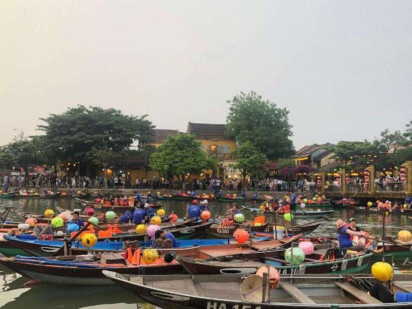 Lantern Release and Night River Boat Experience in Hoi An - Timing: what changes at 7–8 PM and how to avoid stress