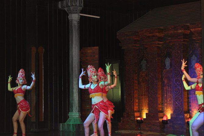 My Son Sanctuary and cruise trip from Hoi An/ Da Nang - Champa dance show and guide styles from Ben, Toàn, Phillip, Bari