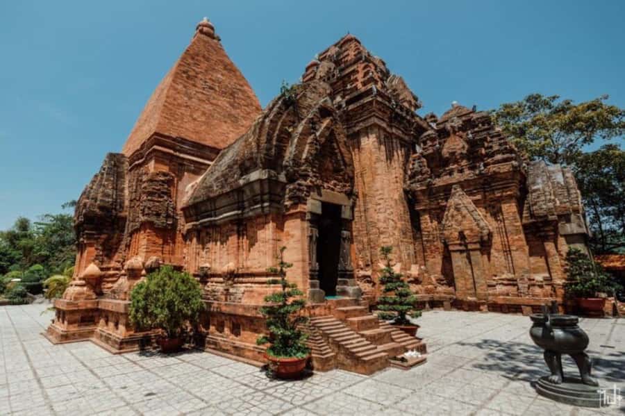 My Son Sanctuary Morning Tour w Thu Bon River Cruise & Lunch - My Son Sanctuary: the Cham holy land behind the ruins