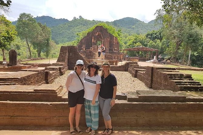 MY SON SUNRISE - EARLY MORNING TOUR From HOI AN or DA NANG CITY - What your guide adds: the Champa Kingdom behind the stones